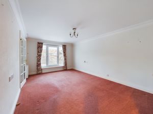 LIVING ROOM- click for photo gallery